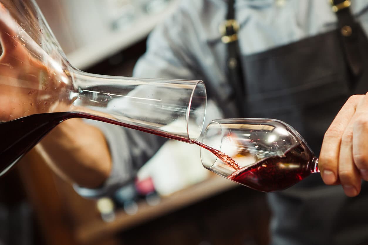 Wein dekantieren