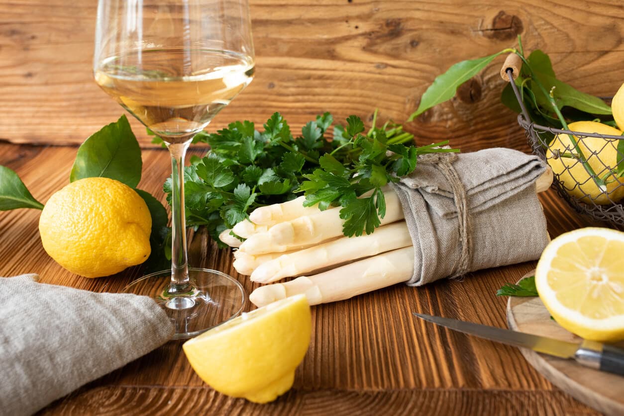Wein zu Spargel