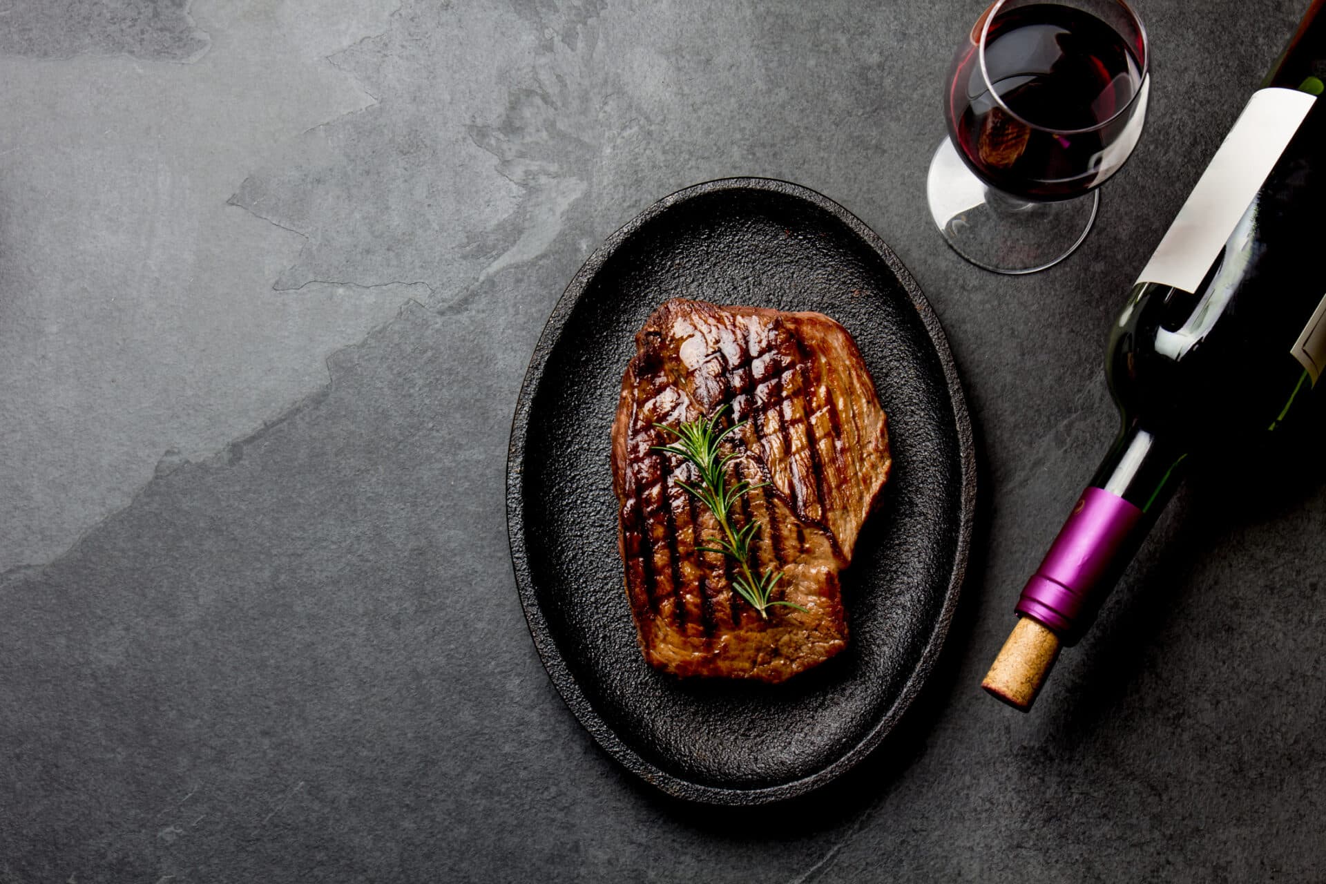 Argentinisches Steak mit Wein